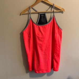 Work out top with build in support